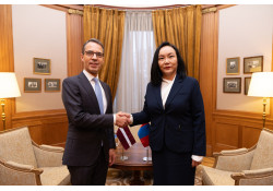 ЭЛЧИН САЙД Н.ОЮУНДАРЬ ЛАТВИ УЛСЫН ГХЯ-НЫ ТӨРИЙН НАРИЙН БИЧГИЙН ДАРГАТАЙ УУЛЗАВ