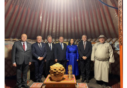 “МОНГОЛ БА МОНГОЛЧУУД: ӨНГӨРСӨН ҮЕ – ӨНӨӨГИЙН БАЙДАЛ” СЭДЭВТ ОЛОН УЛСЫН ЭРДЭМ ШИНЖИЛГЭЭНИЙ V БАГА ХУРАЛ БОЛЖ ӨНГӨРӨВ