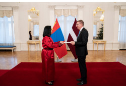 ЭЛЧИН САЙД Н.ОЮУНДАРЬ ЛАТВИ УЛСЫН ЕРӨНХИЙЛӨГЧ Э.РИНКЕВИЧСТ ИЖБ-ЭЭ ӨРГӨН БАРИВ