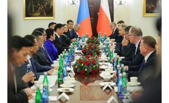 МОНГОЛ, ПОЛЬШИЙН ЕРӨНХИЙЛӨГЧ НАР АЛБАН ЁСНЫ ХЭЛЭЛЦЭЭ ХИЙВ