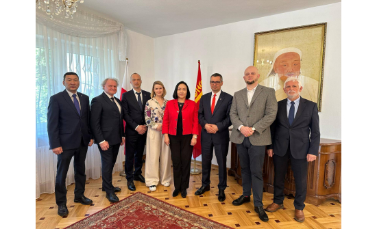 ЭЛЧИН САЙД Н.ОЮУНДАРЬ ЛЕГНИЦЕ ПОЛЕ ГМИНЫ ДАРГАТАЙ УУЛЗАВ