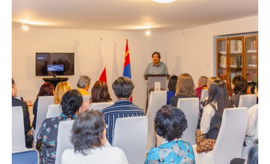 ХЭЛНИЙ БОДЛОГЫН ҮНДЭСНИЙ ЗӨВЛӨЛИЙН ДАРГА ЛЕКЦ УНШИВ