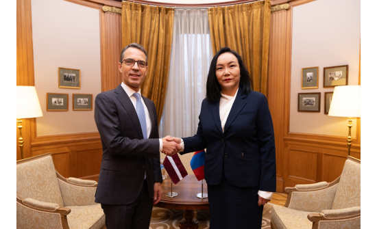 ЭЛЧИН САЙД Н.ОЮУНДАРЬ ЛАТВИ УЛСЫН ГХЯ-НЫ ТӨРИЙН НАРИЙН БИЧГИЙН ДАРГАТАЙ УУЛЗАВ