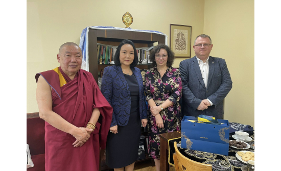 ЭЛЧИН САЙД Н.ОЮУНДАРЬ ВАРШАВЫН ИХ СУРГУУЛИЙН ДОРНО ДАХИНЫ ФАКУЛЬТЕТЫН ДЕКАНТАЙ УУЛЗАВ